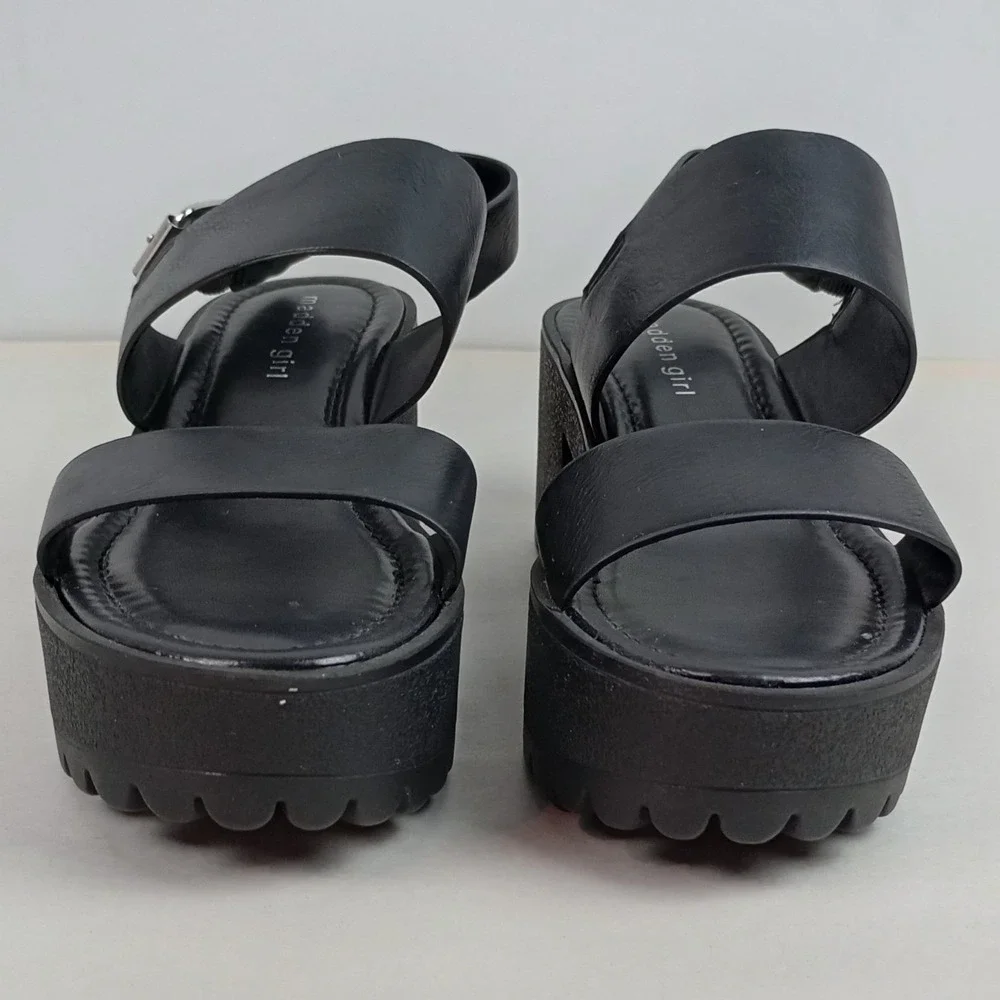 Madden Girl Womens 7 Black Platform Lug Sole Buckle Strappy Coliee Sandals